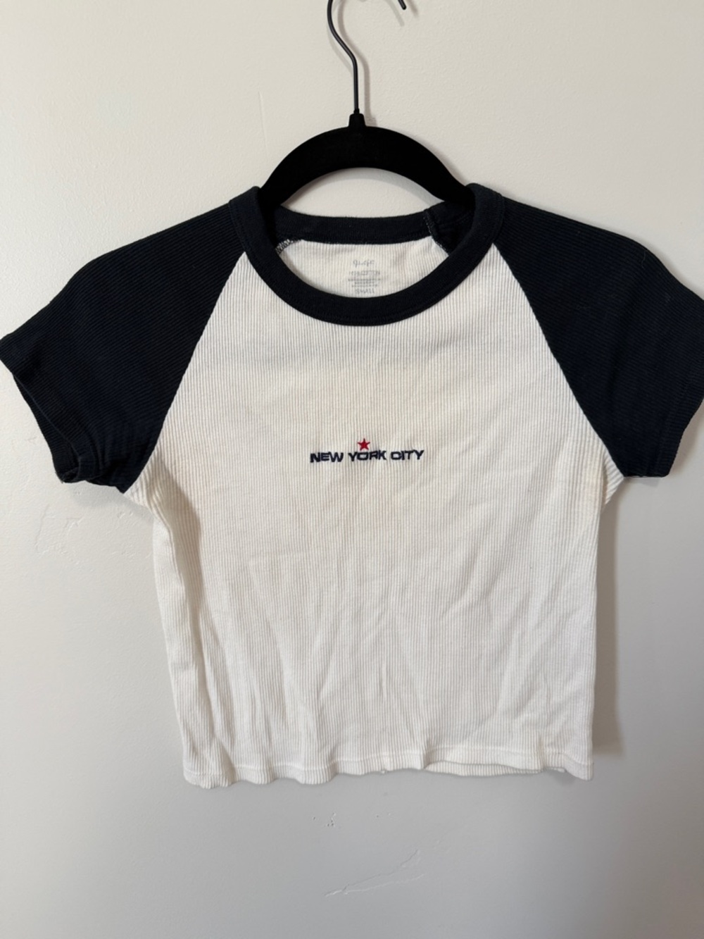Vintage John Galt Rib-Knit 'New York City' Crop Raglan Tee - White & Navy